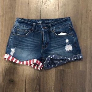 High rise, patriotic, distressed, shorts! Size 4